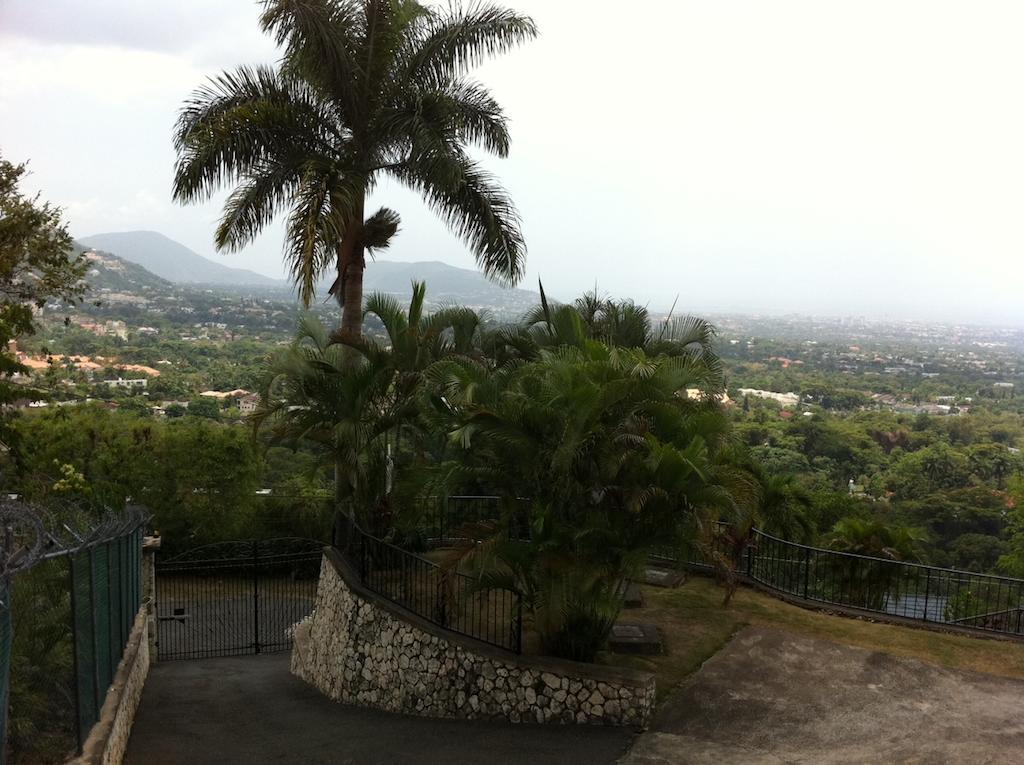 Hill Top Kingston Jamaica Екстериор снимка